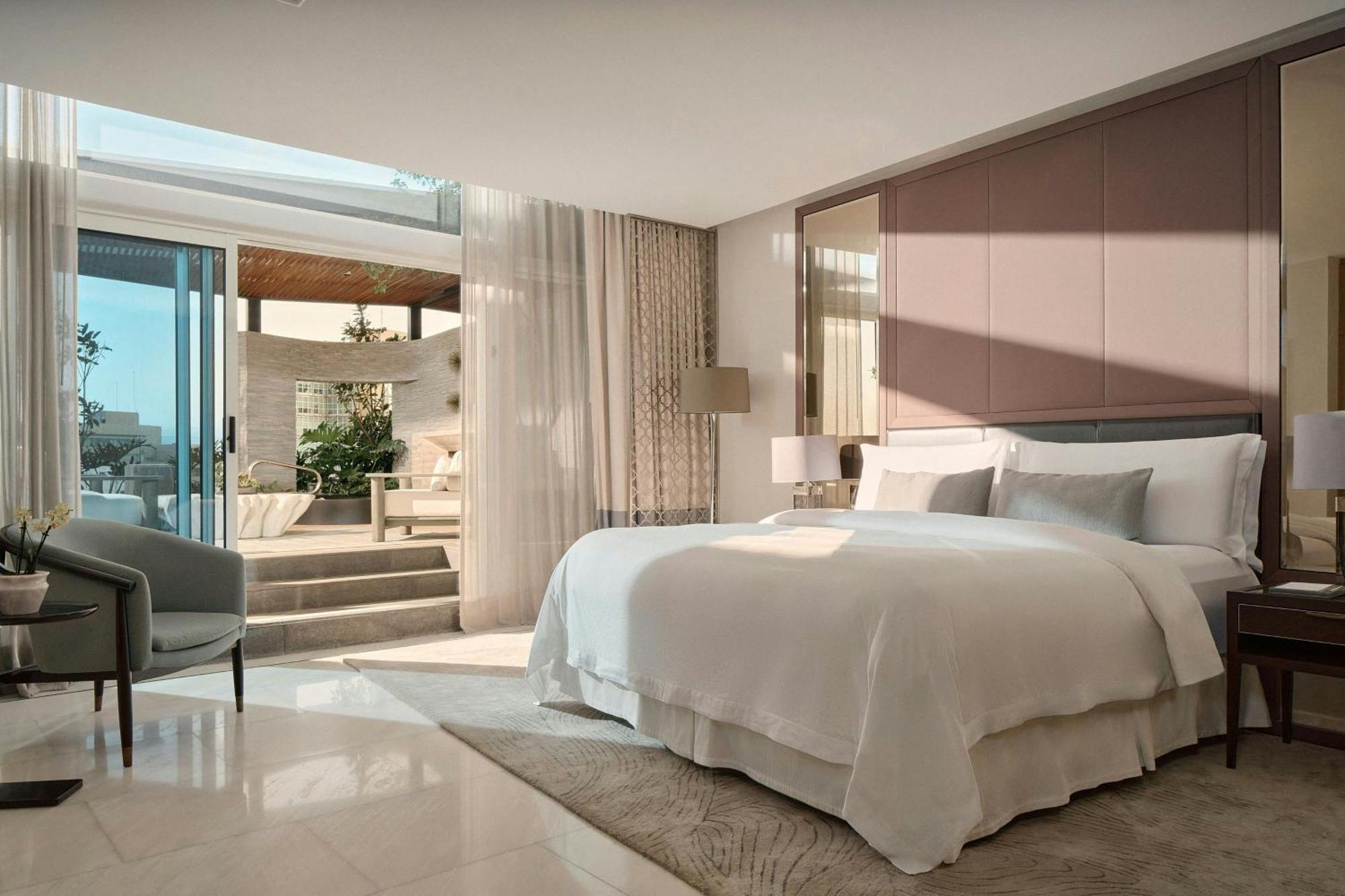 Grand Deluxe King Room Terrace Butler Service