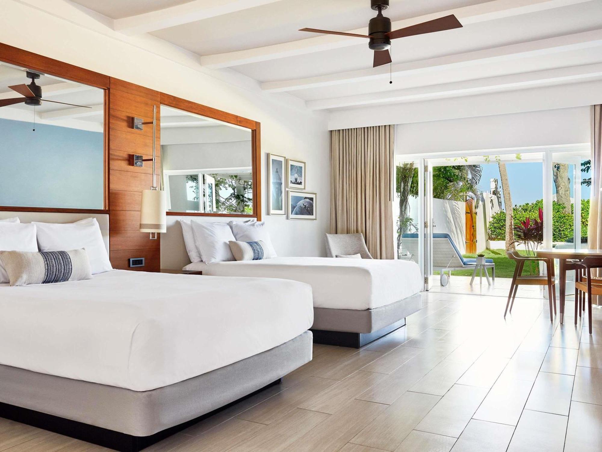 Oceanside Villa Two Queen Beds Terrace Tub Grab Bars Mobility Accessible