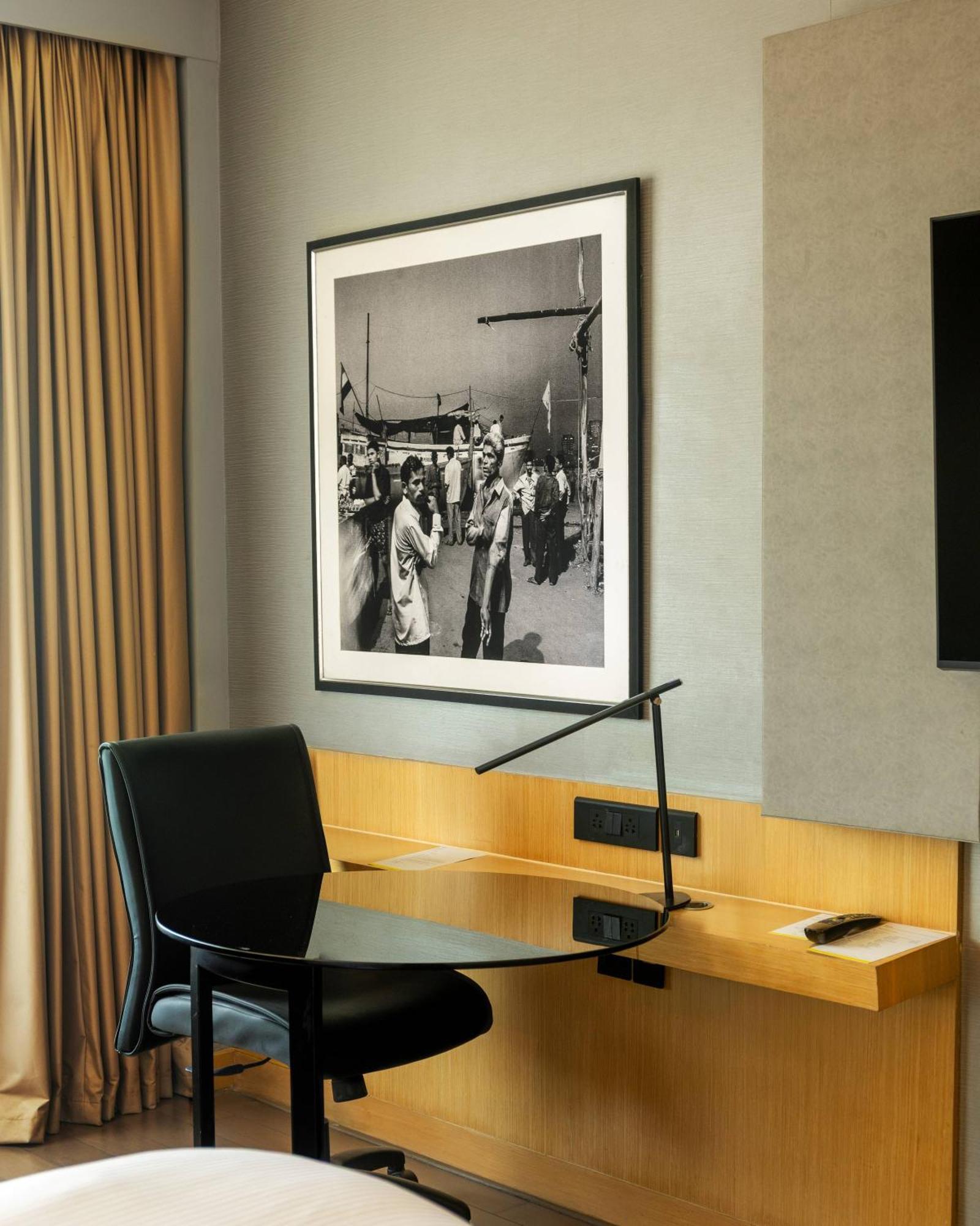 Larger Guest 2 Double Bed Room Lake View Curated high-tea experience & enjoy on F&B Spa