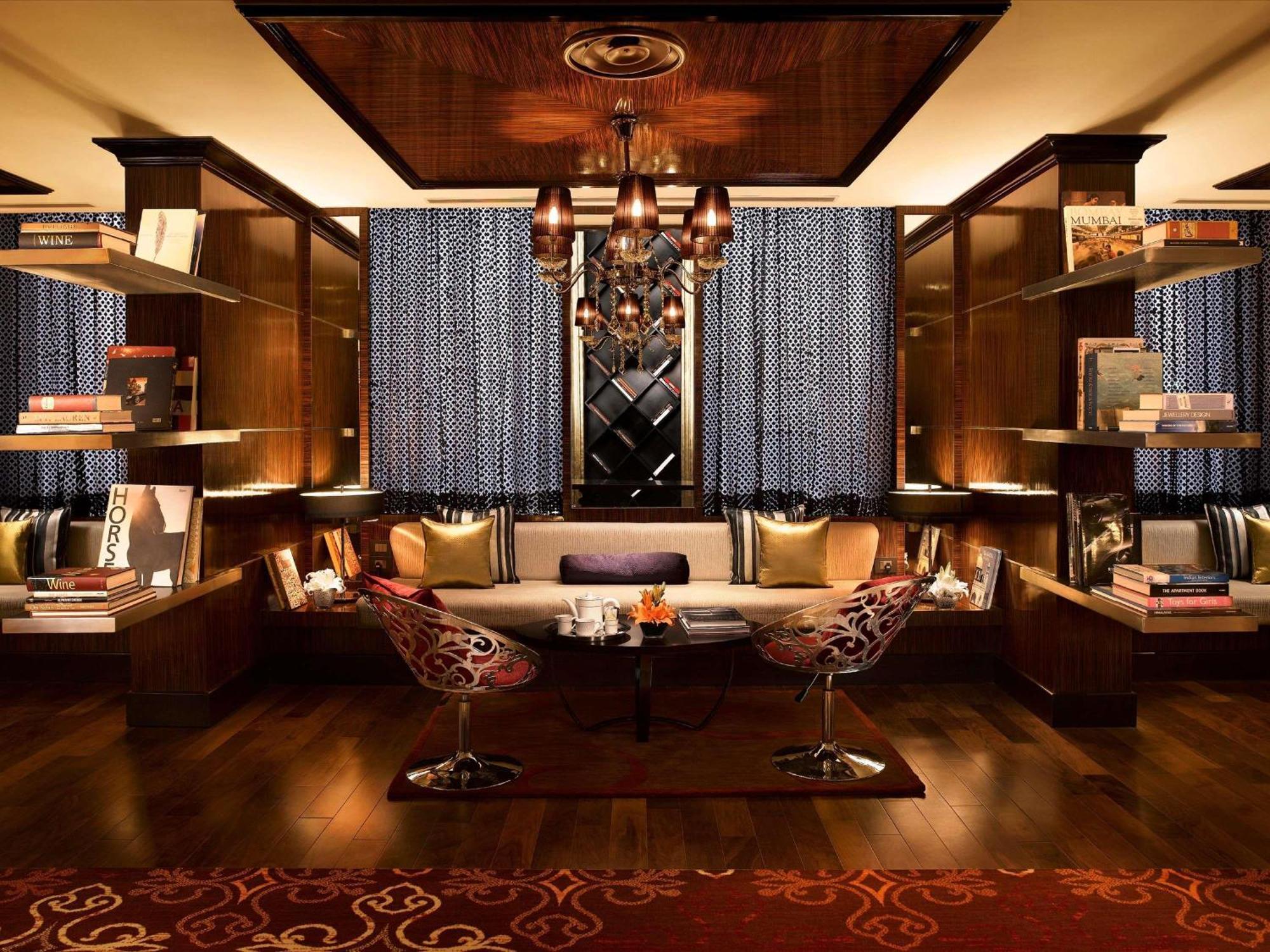 Club Millésime Room Twin Beds Lounge Access Hi-tea Cocktail Hours Meeting Room access an Hour