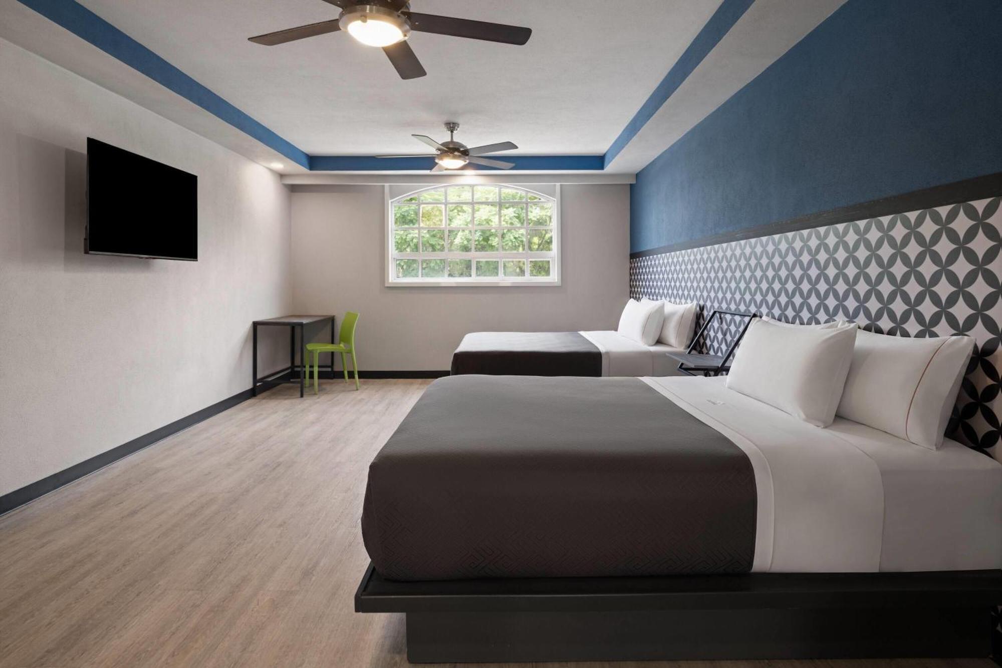 Suite Two Queen Beds Non-Smoking