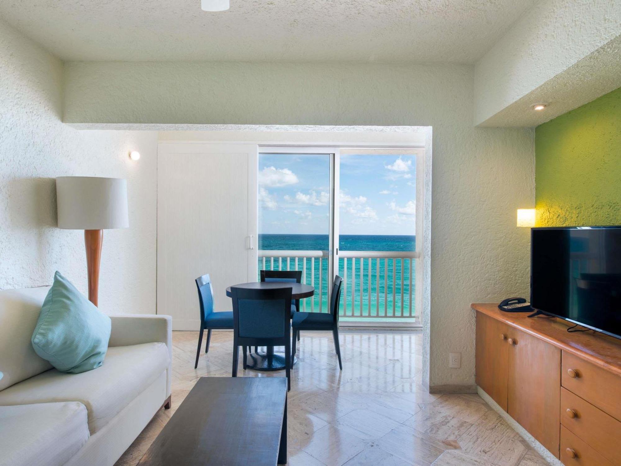 Two-Bedroom Deluxe King Suite Jacuzzi Terrace Oceanfront View