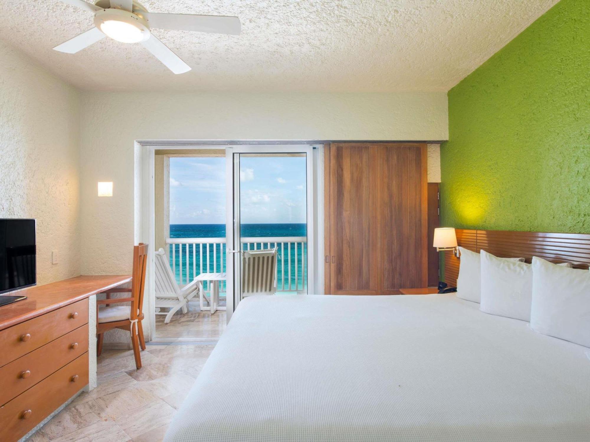 Two-Bedroom Deluxe King Suite Jacuzzi Terrace Oceanfront View
