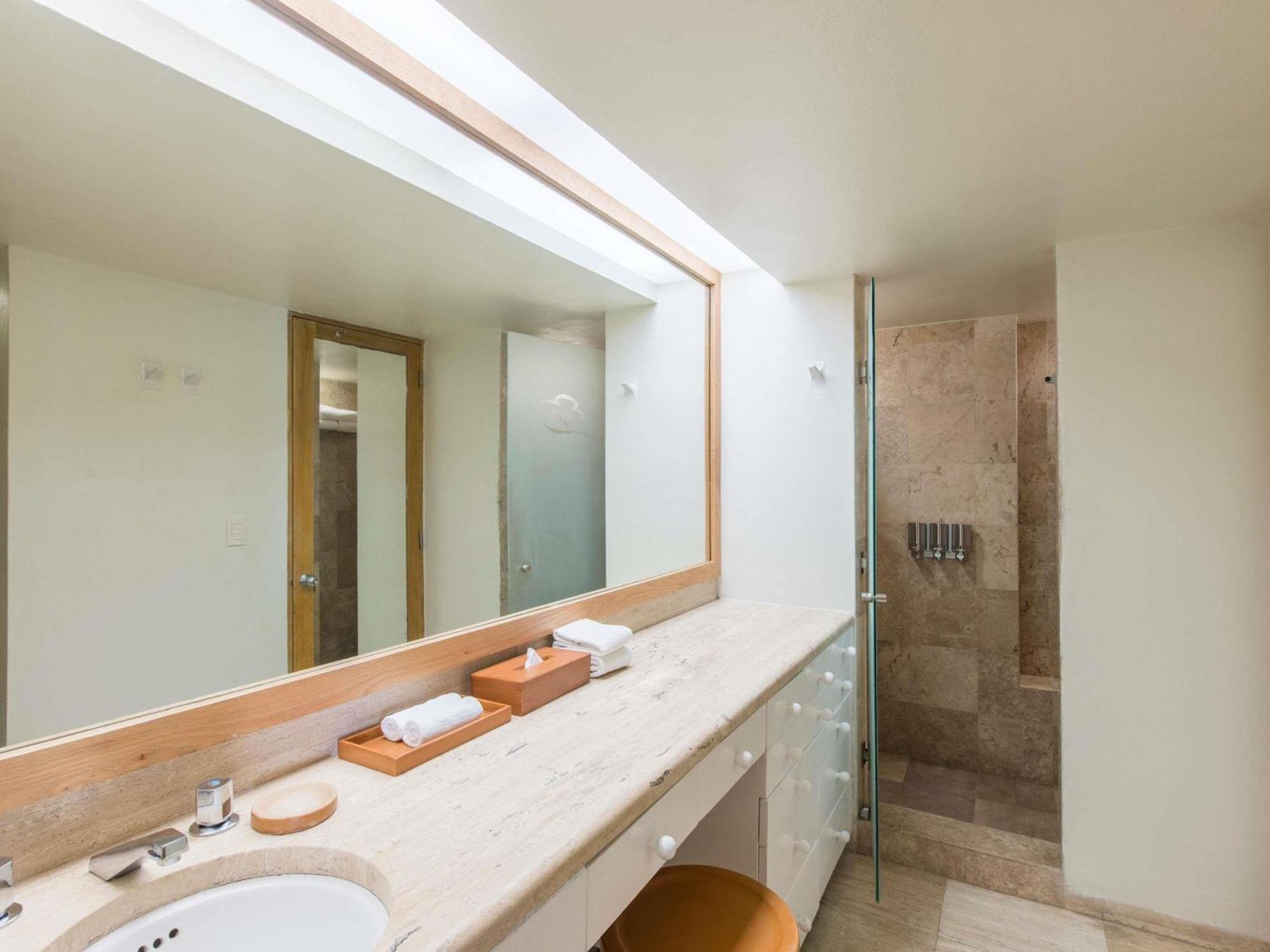Two-Bedroom Deluxe King Suite Balcony Jacuzzi Lagoon View