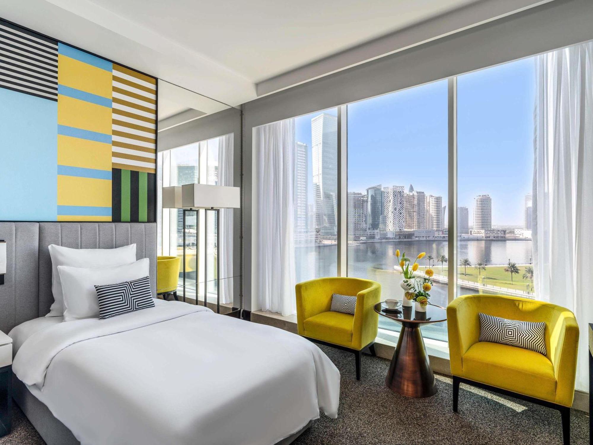 Deluxe Twin Room Canal View