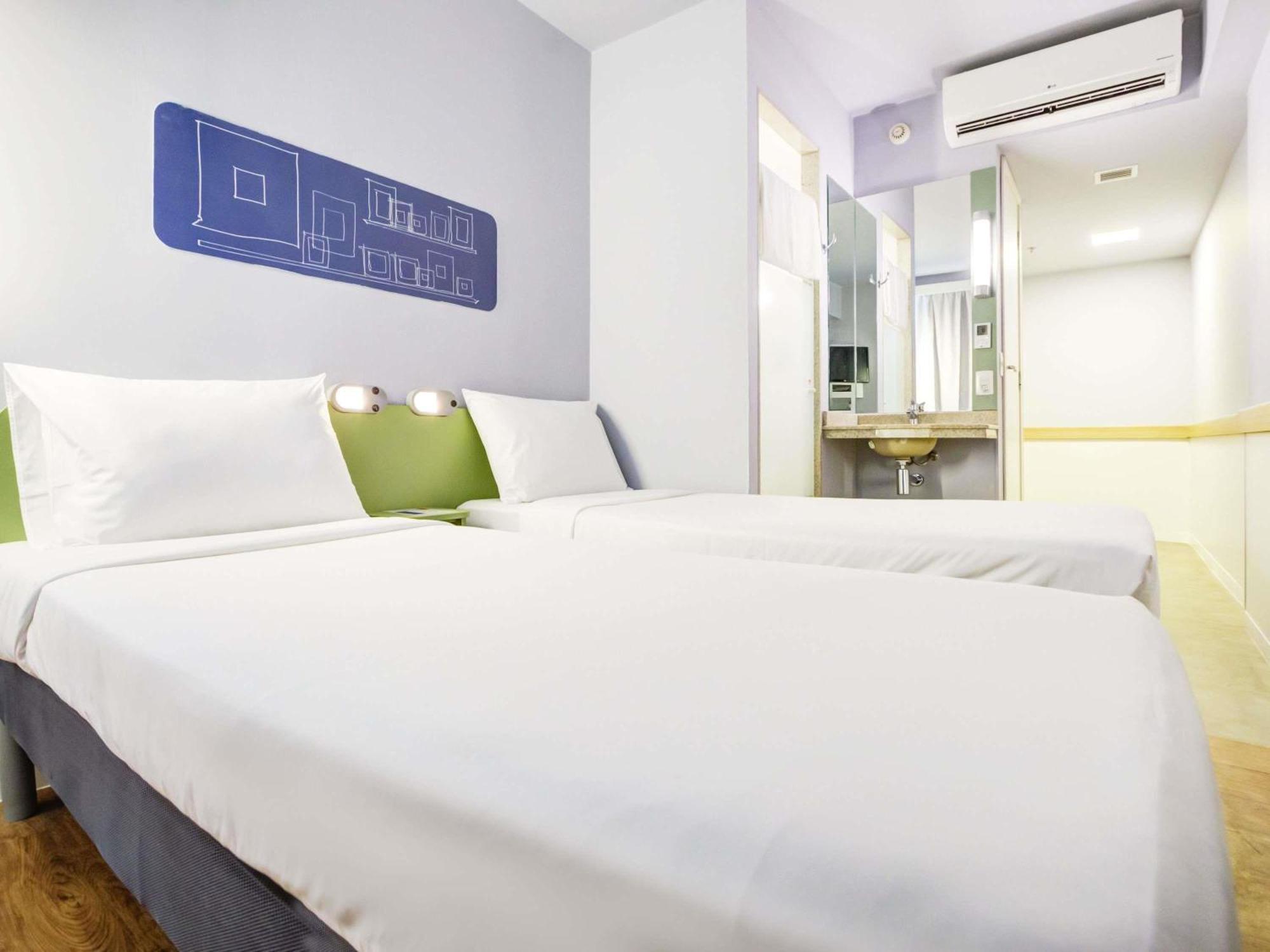 Apartment Twin Beds