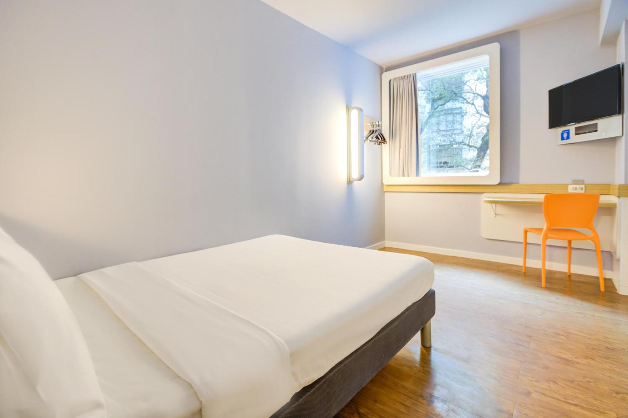 Standard Double Room Disability Access