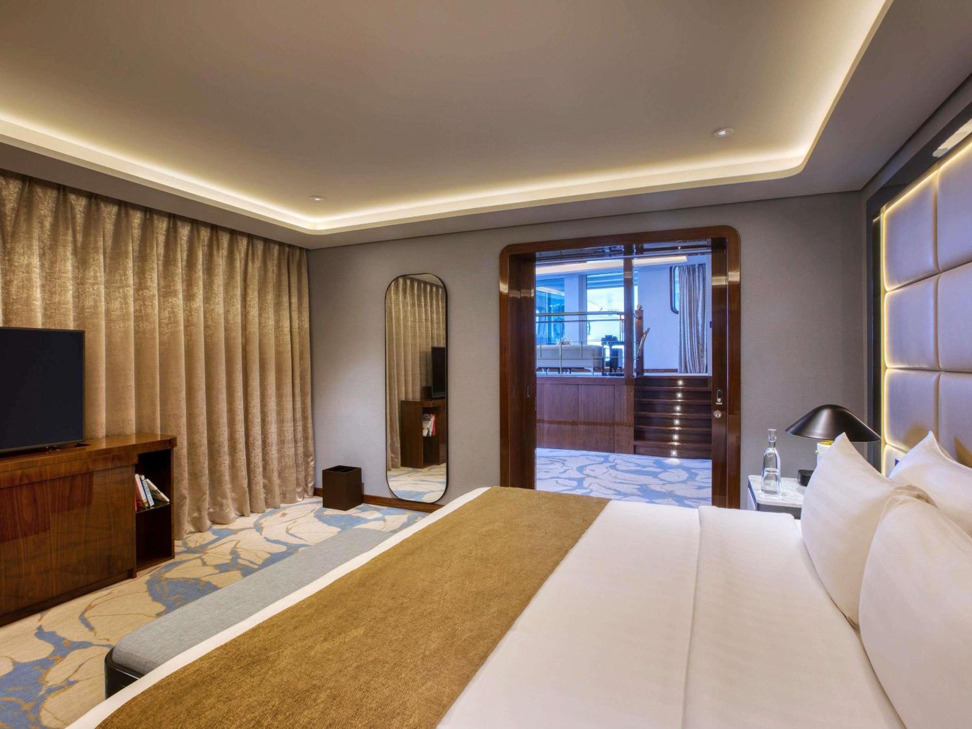 Royal Suite One King Bed Separate Living Room Area