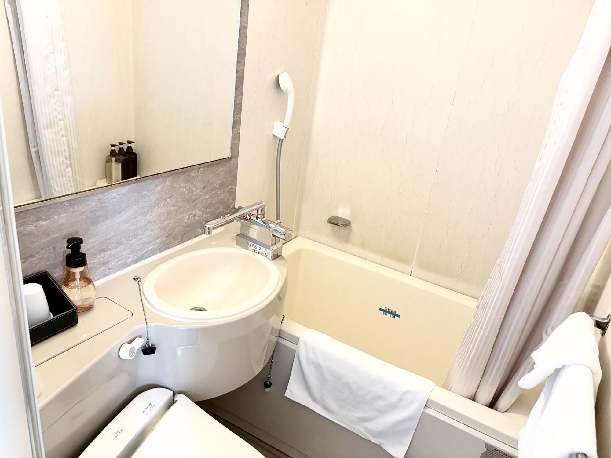 Semi Double Room non Smoking only one bed