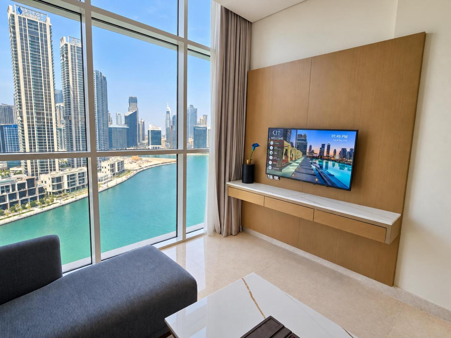 One Bedroom Suite Dubai Canal view access to Hotel's private beach at Palm-Jumeirah
