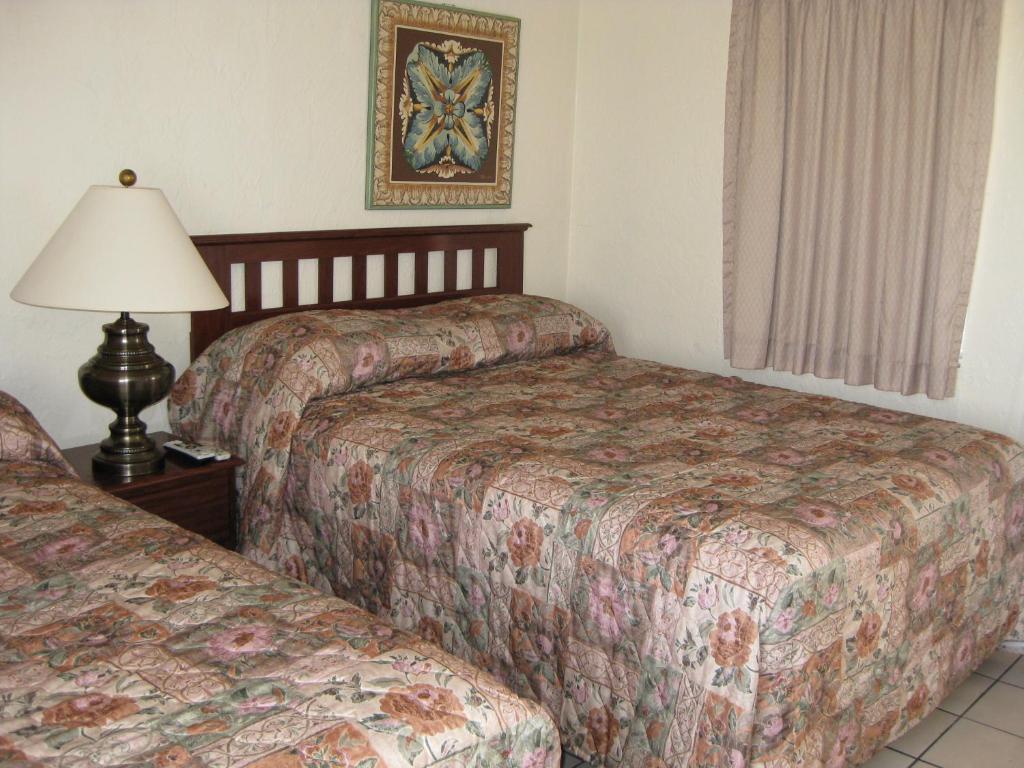 Queen Room with Two Queen Beds - Non-Smoking