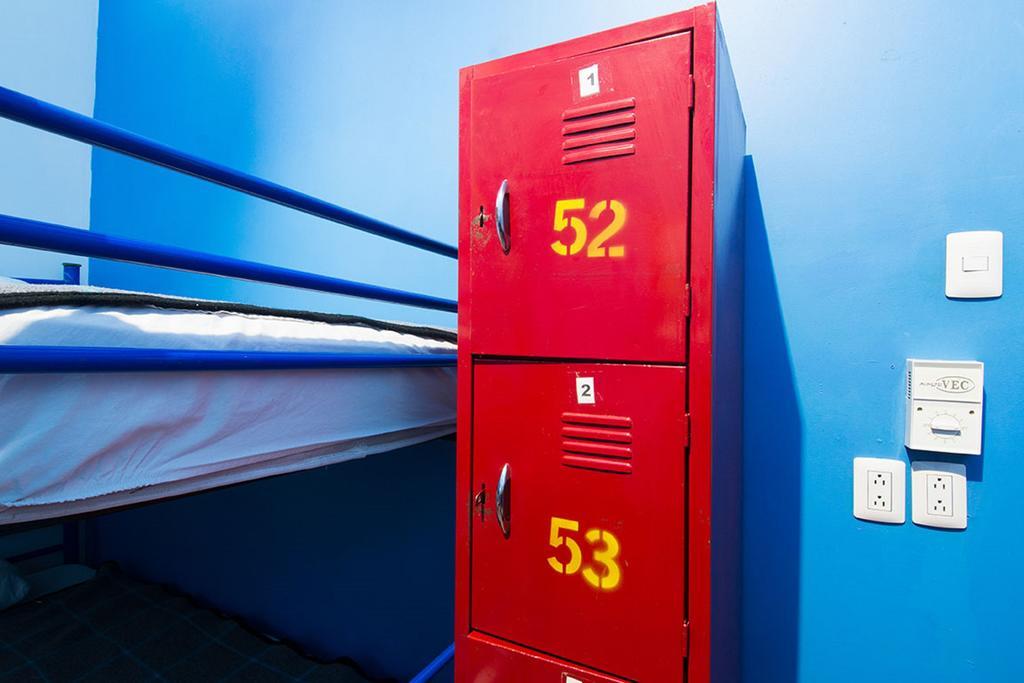 Single Bed Mixed Dormitory Room 4 Beds
