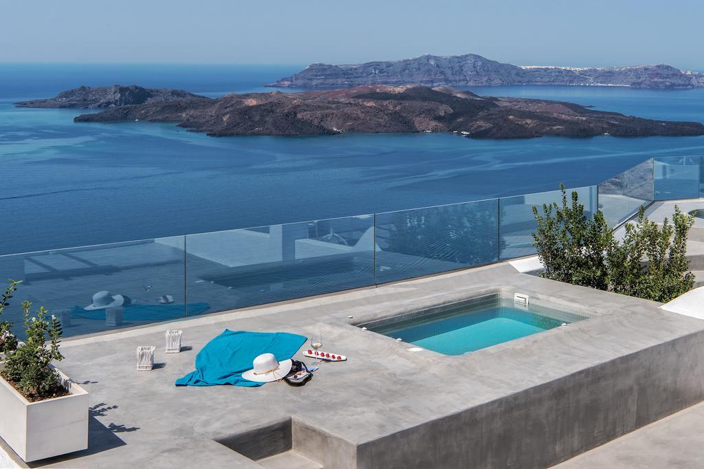 Honeymoon Suite outdoor Tub Caldera View