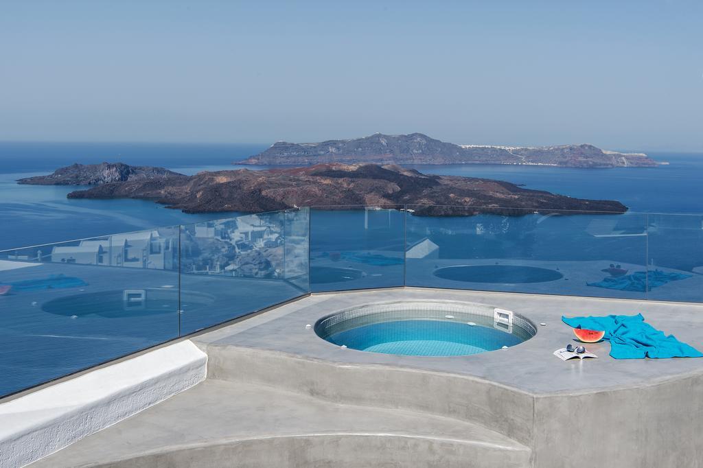 Honeymoon Suite outdoor Tub Caldera View