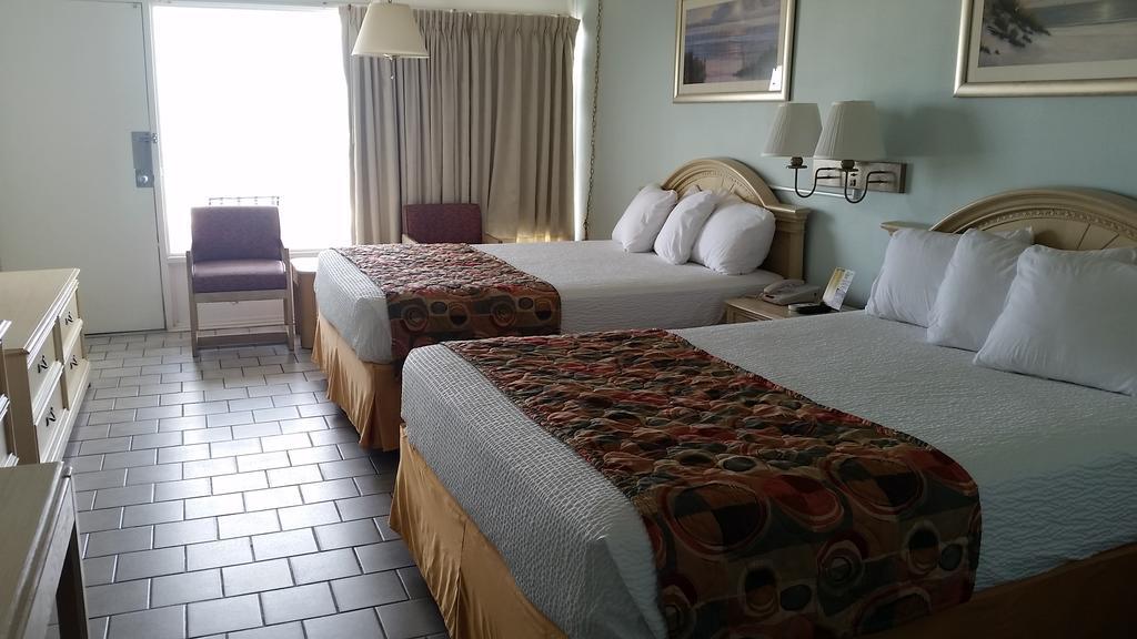 Queen Room with Two Queen Beds with Ocean View