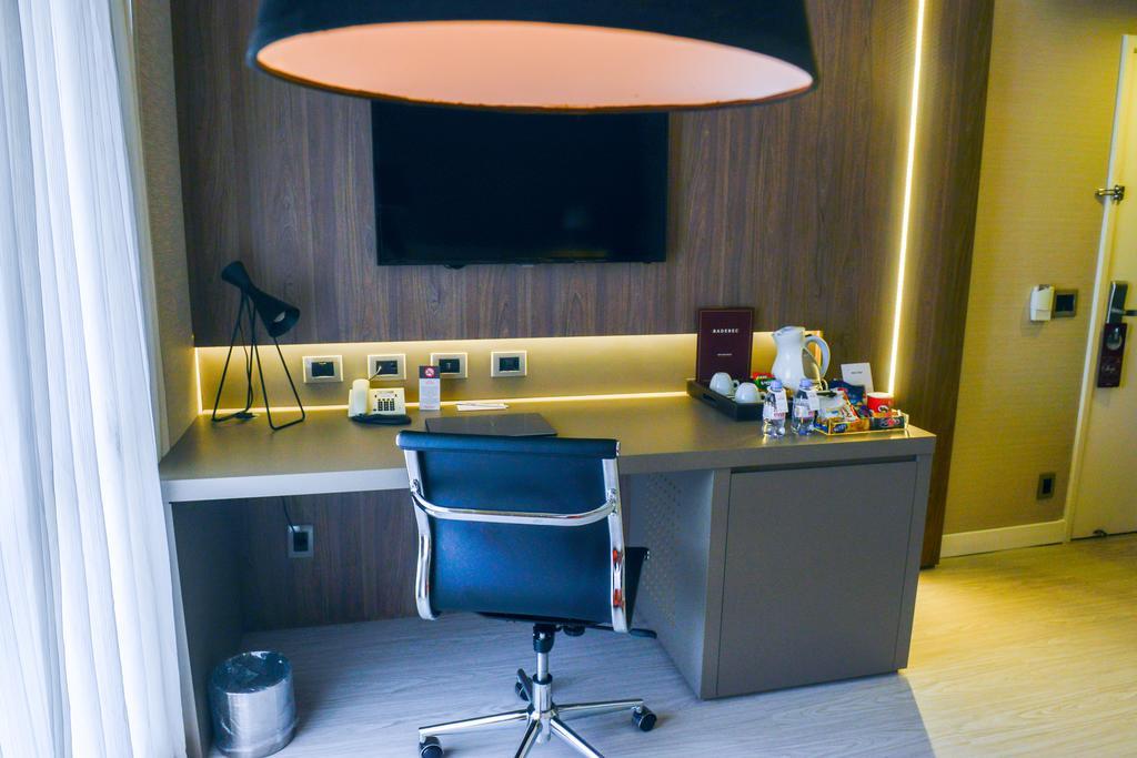 Deluxe Queen Room