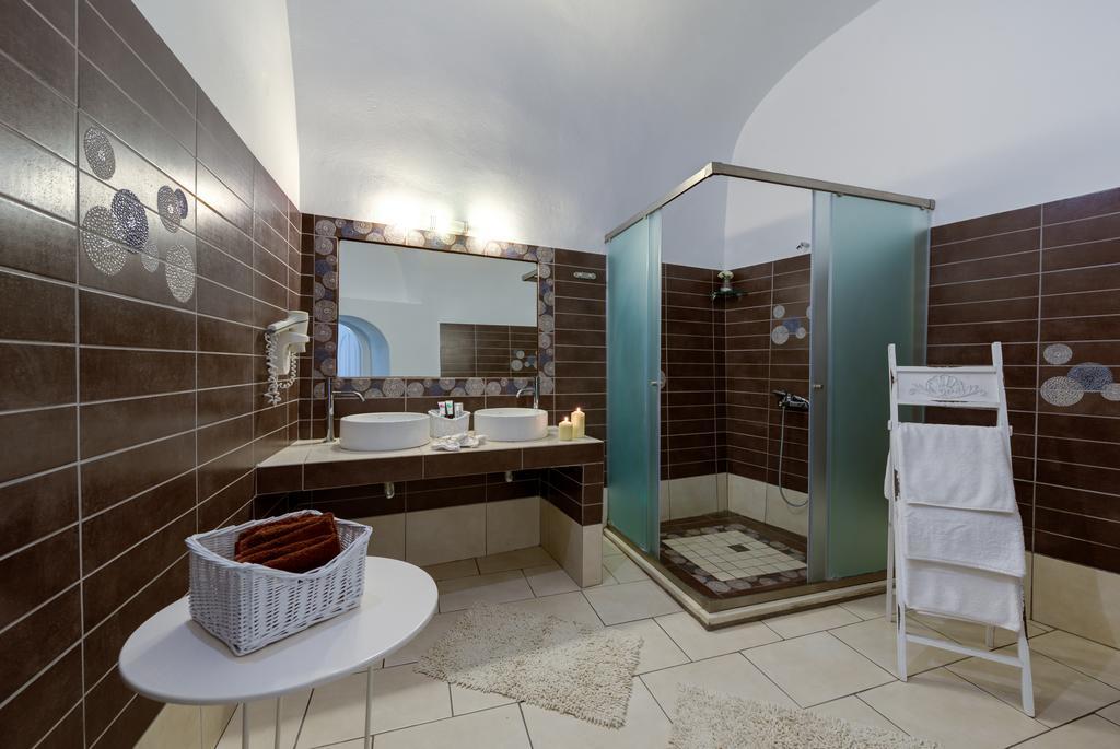 Quadruple Room shared Patio