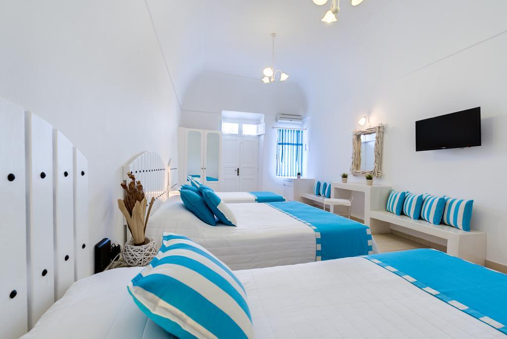 Quadruple Room shared Patio
