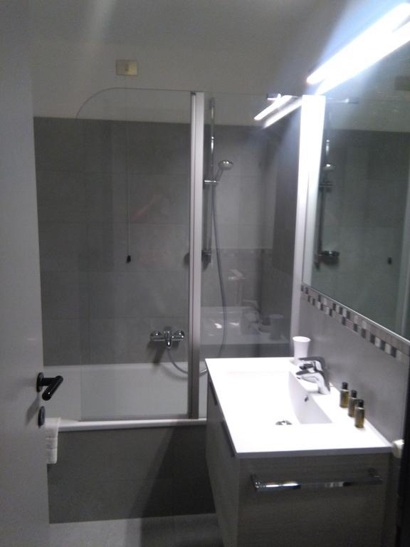 Studio (3 Adults)