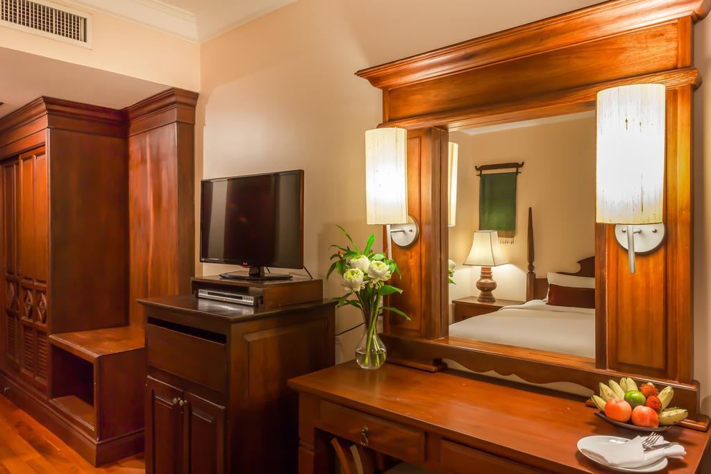 Superior Family Room