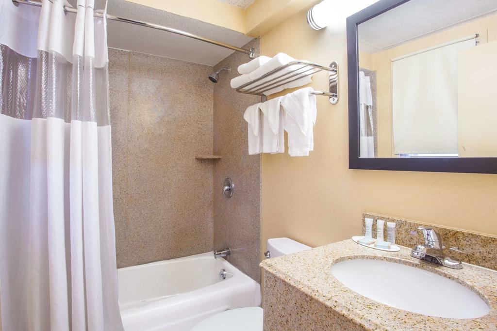 Double Room Two Double Beds Non-Smoking