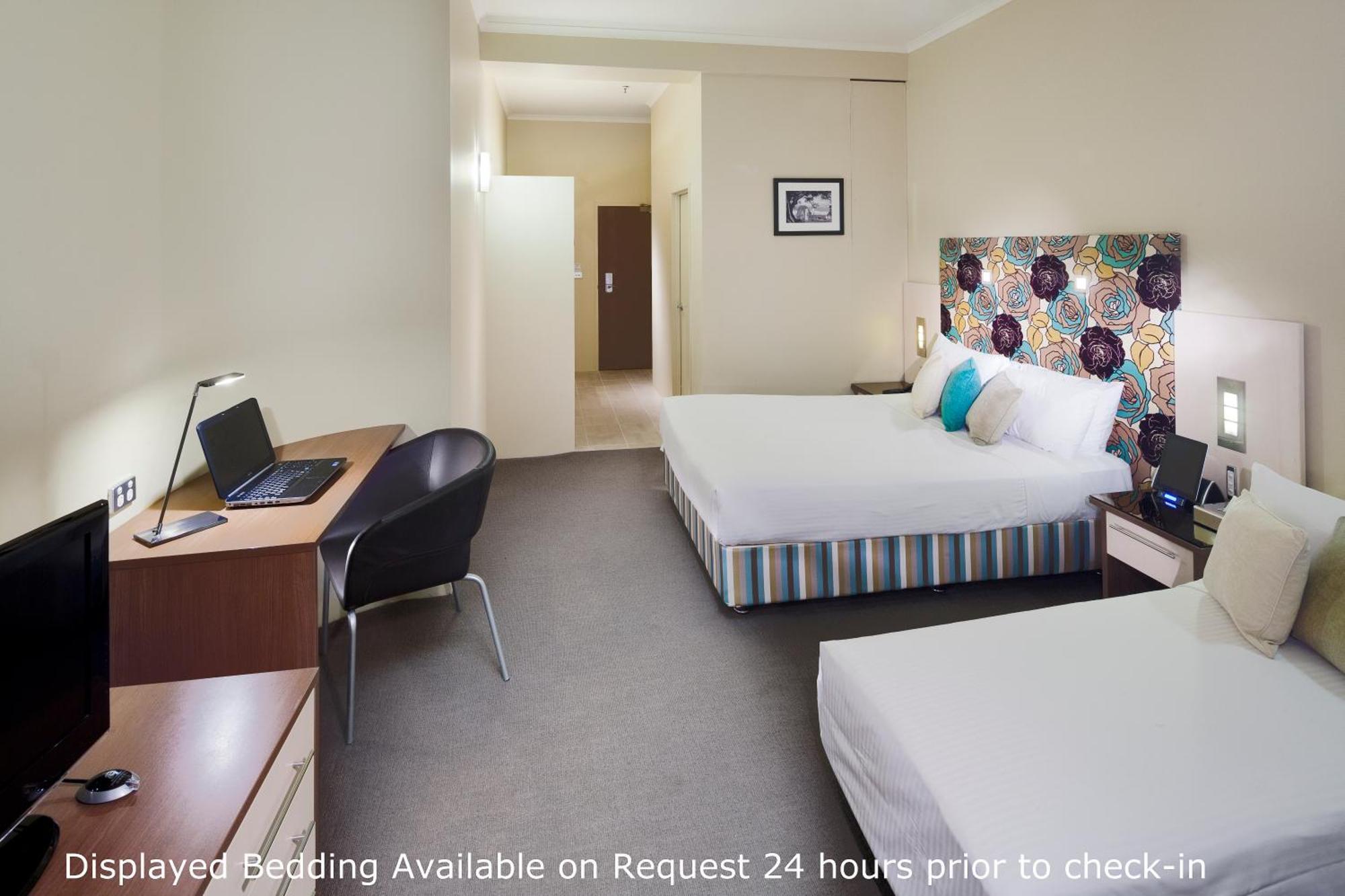 Deluxe Room, 1 Queen Bed,1278801532:JPEG