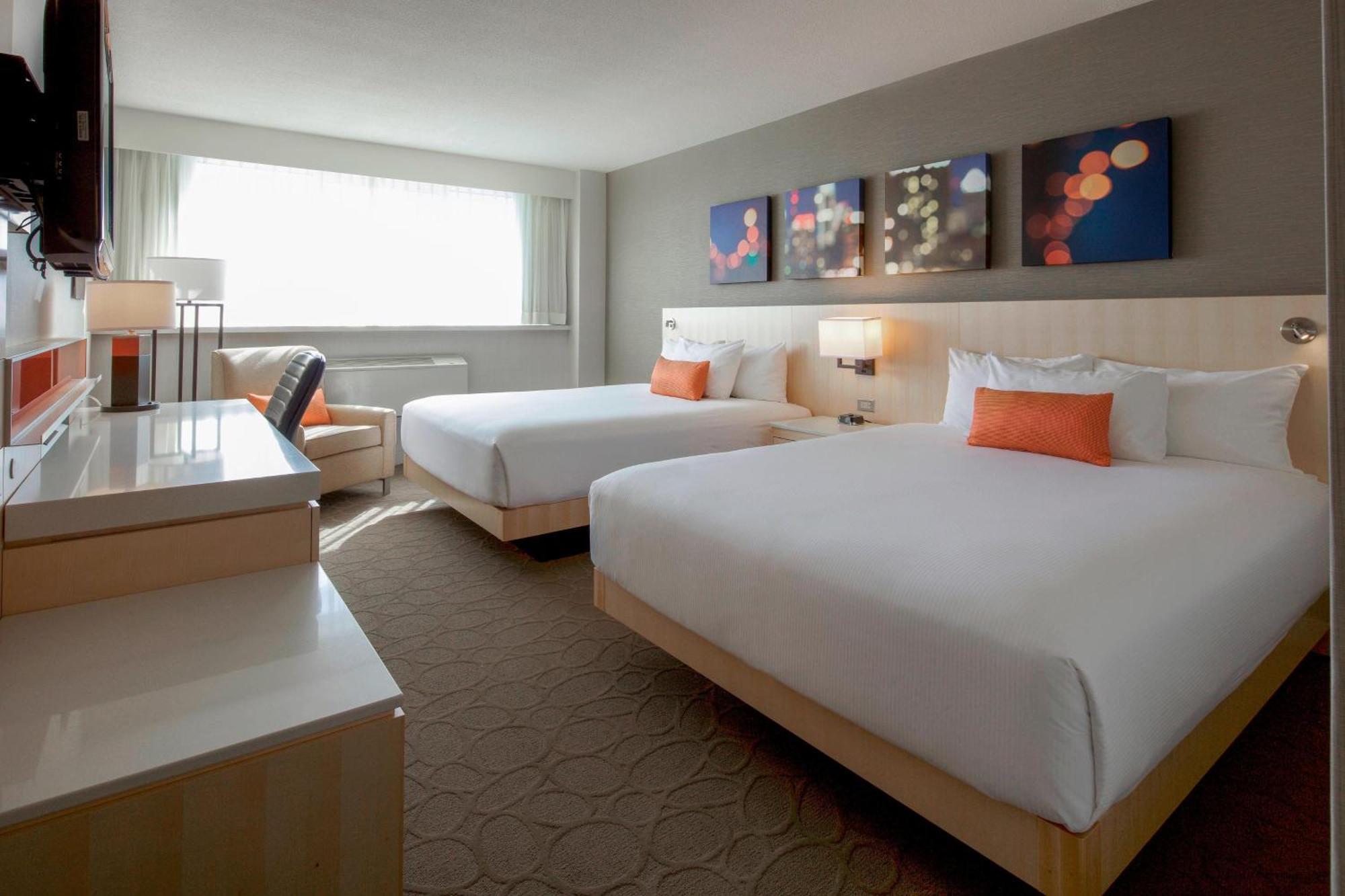 Queen Room with Two Queen Beds,563802237:JPEG