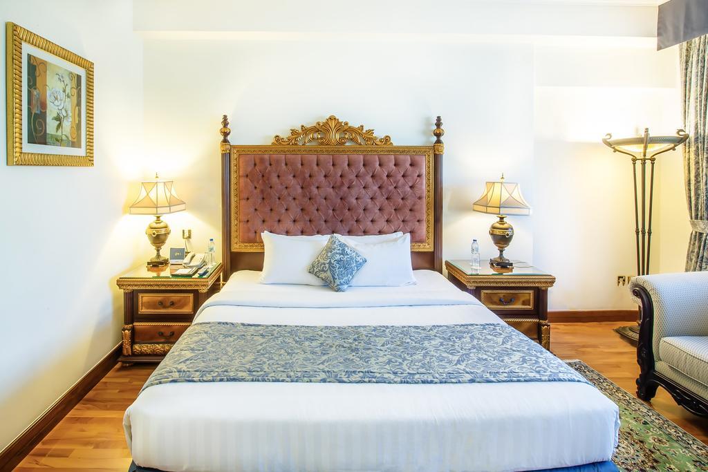 Executive One-Bedroom Suite F&B
