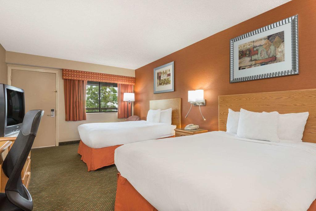 Double Room with Two Double Beds - Non-Smoking