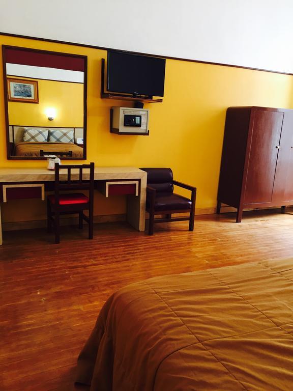 Standard Queen Room
