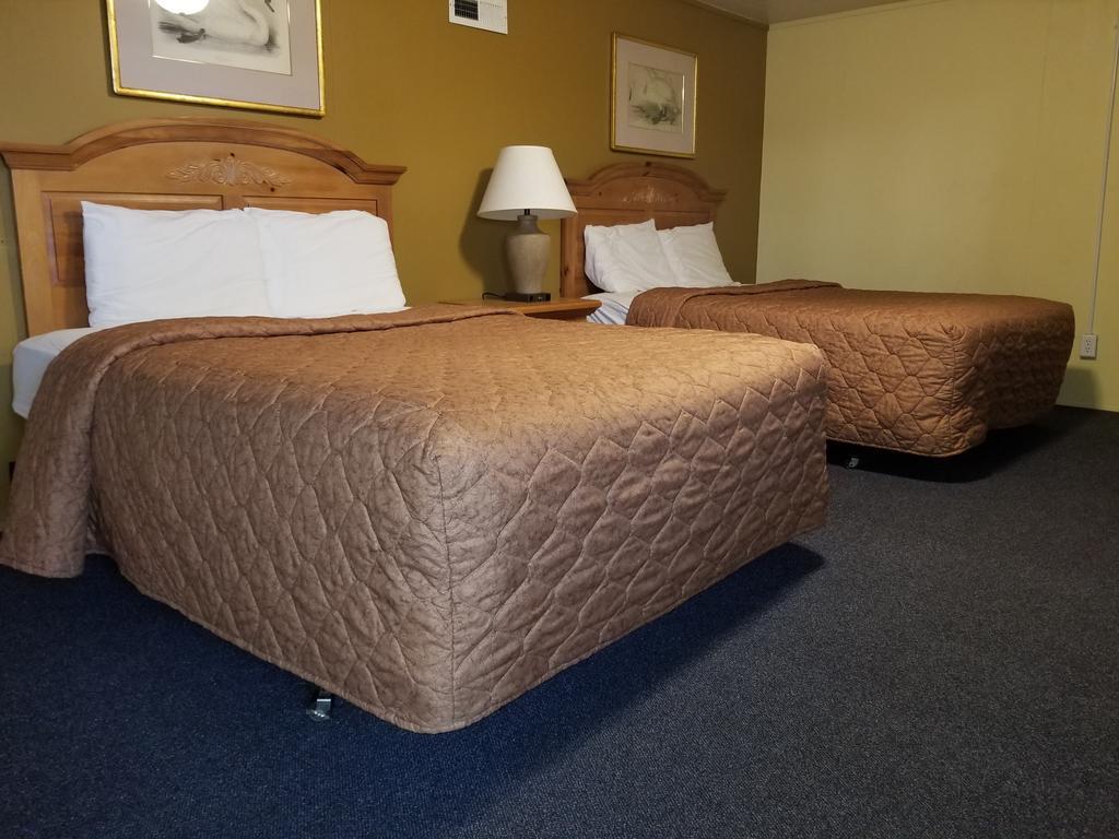 Queen Room Two Queen Beds
