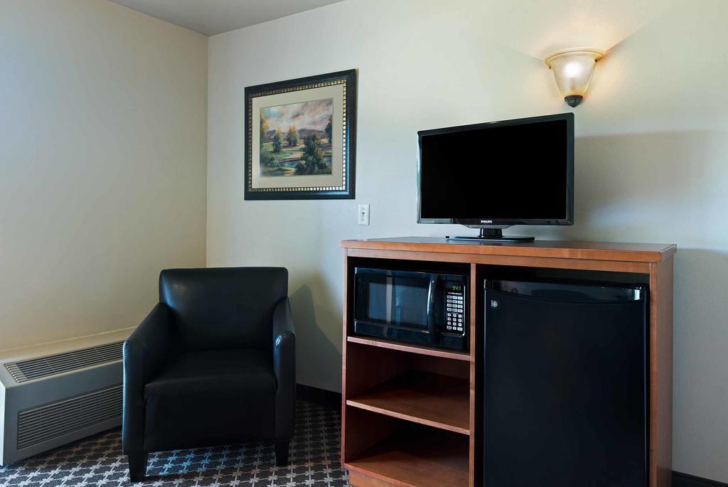 Riverview Balcony Studio King Suite Sleeper Sofa