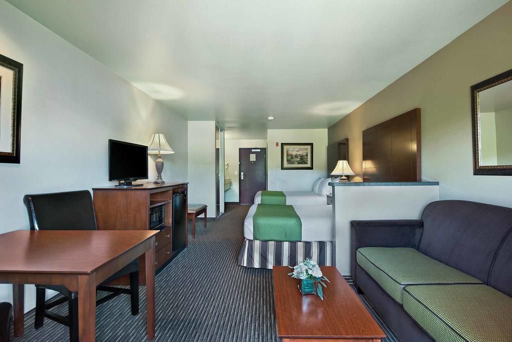 River View 2 Queen Suite