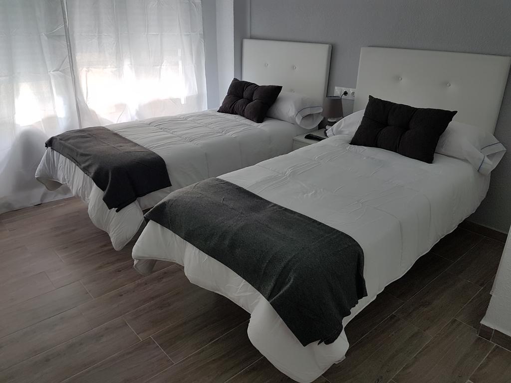 Standard Twin Room with Shared Bathroom