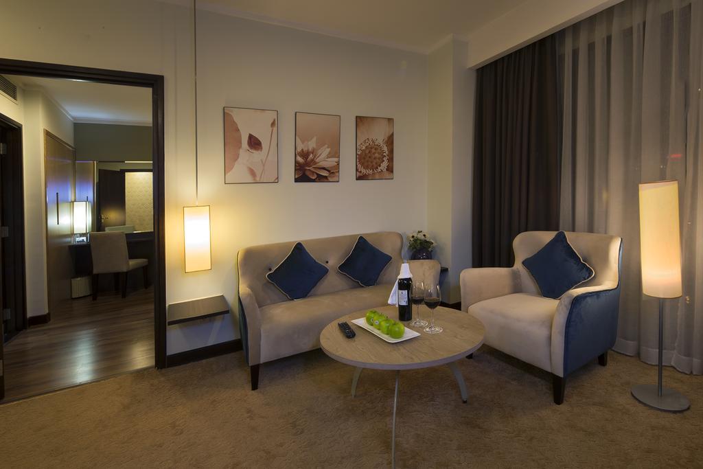 Deluxe Suite Triple balcony city view