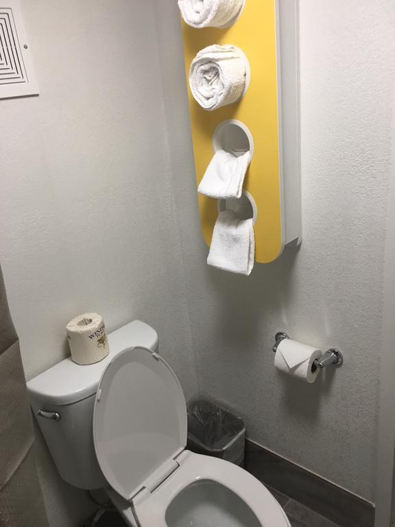 King Room - Non-Smoking