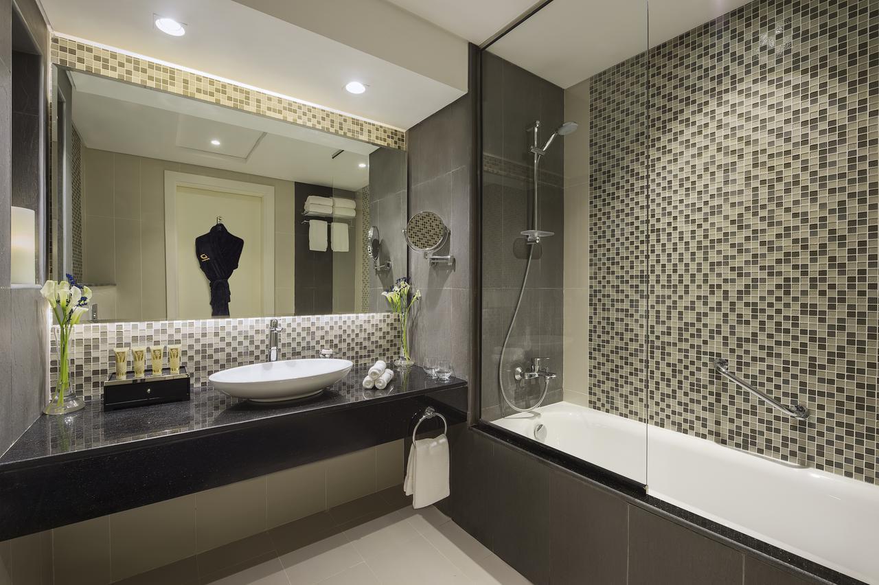 Two Bedroom Suite Private Balcony Burj Khalifa & Fountain View