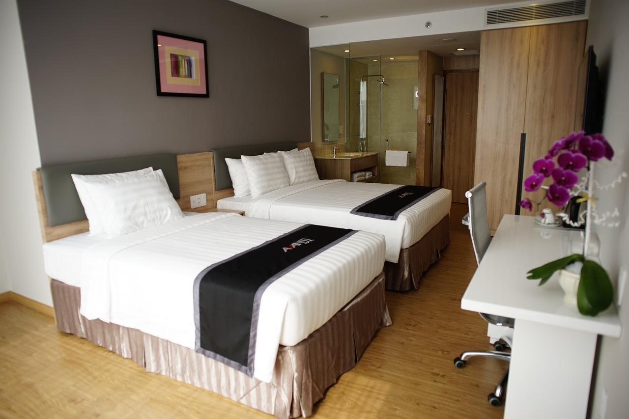 Premier Triple Room Ben Thanh Market View