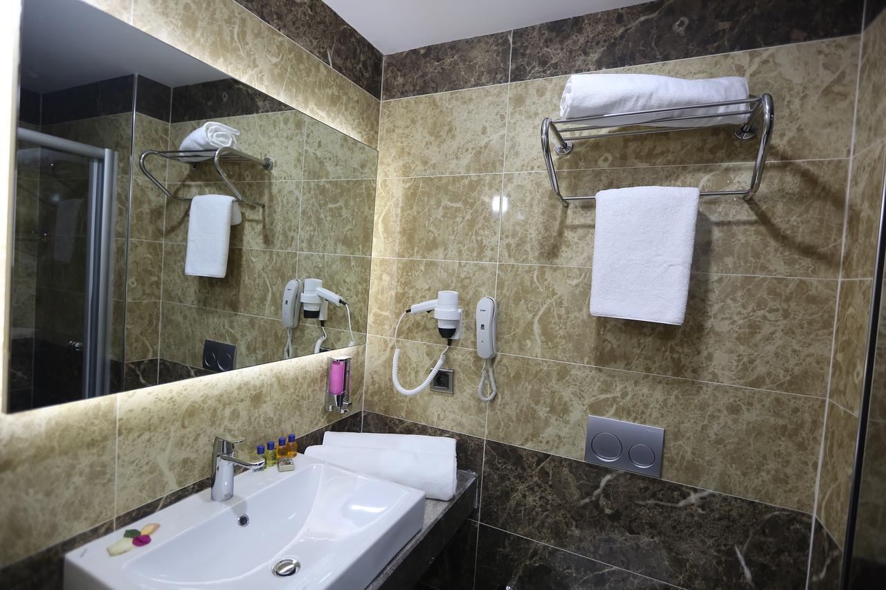 Standard Family Room,1237845763:JPEG