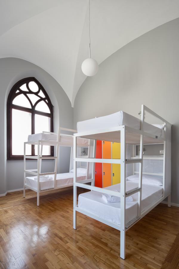 Bed in 8-Bed Mixed Dormitory Room