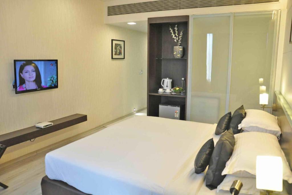 Superior King Room,706648510:JPEG