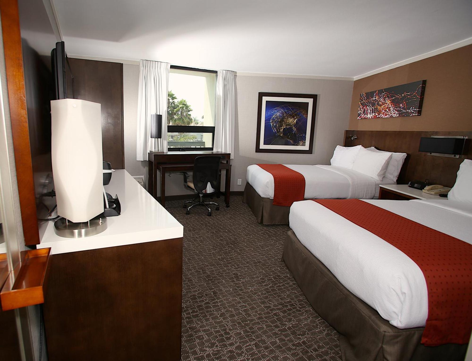 Double Room with Two Double Beds - Hearing Accessible - Non-Smoking