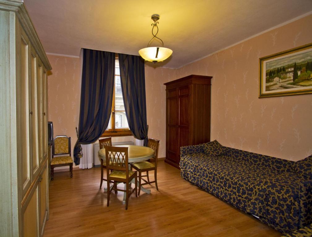 Studio (2 Adults)