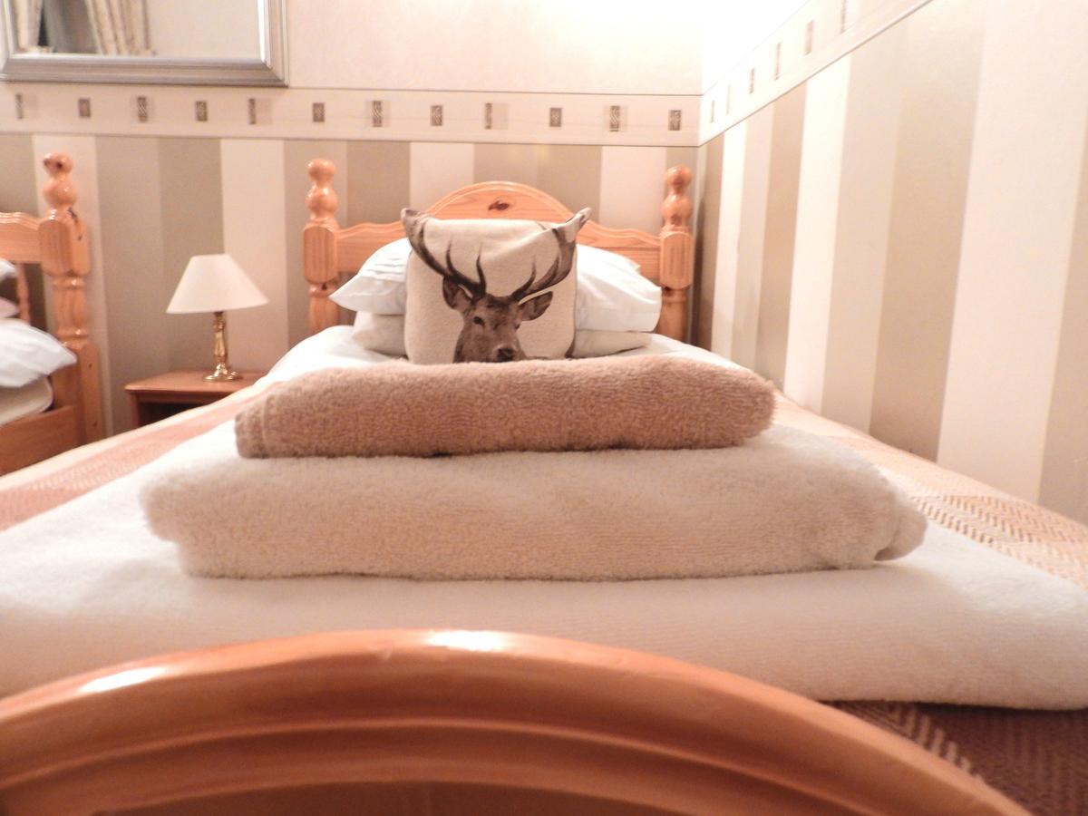 Twin Room with Private Bathroom