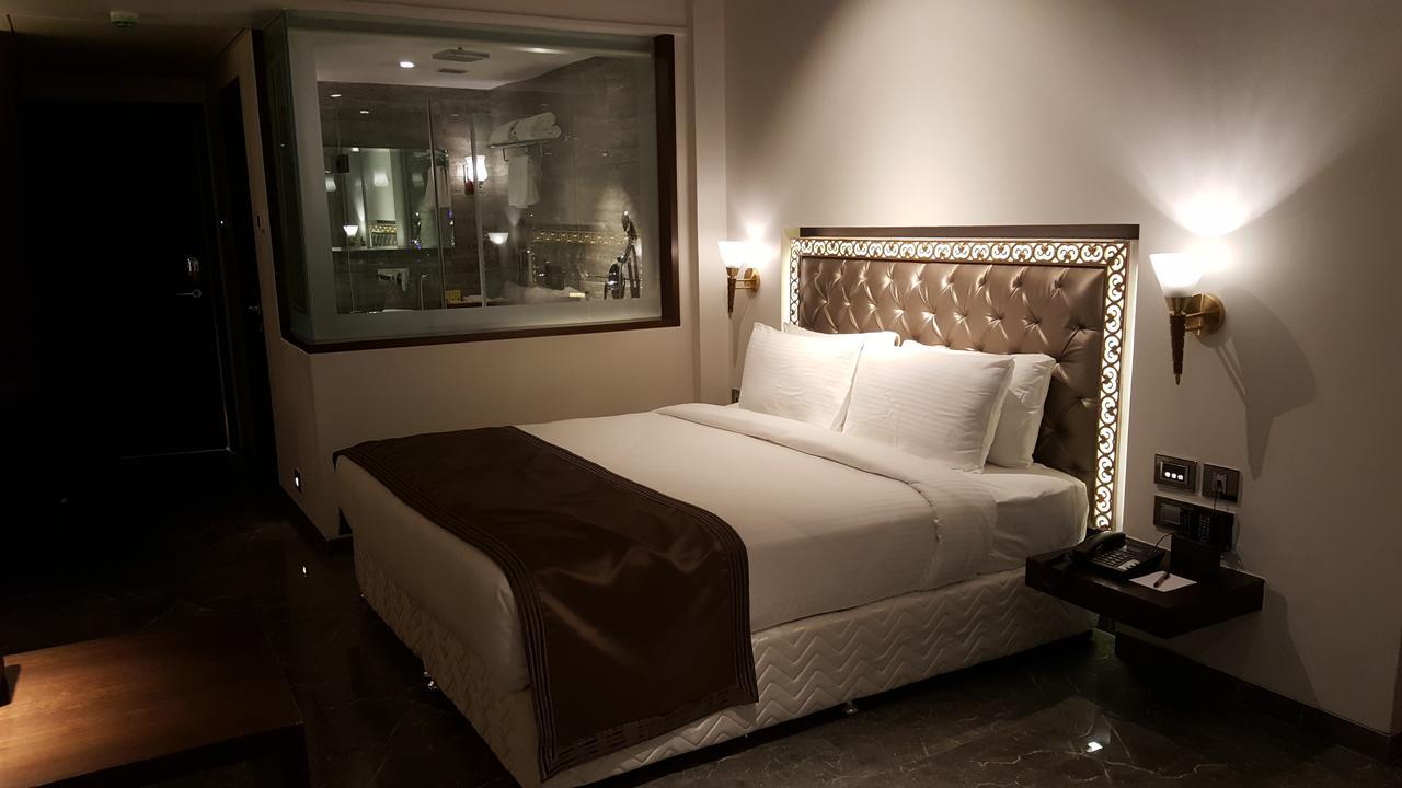 Deluxe Double Room on Food Beverage