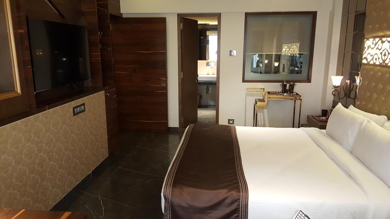 Deluxe Double Room on Food Beverage