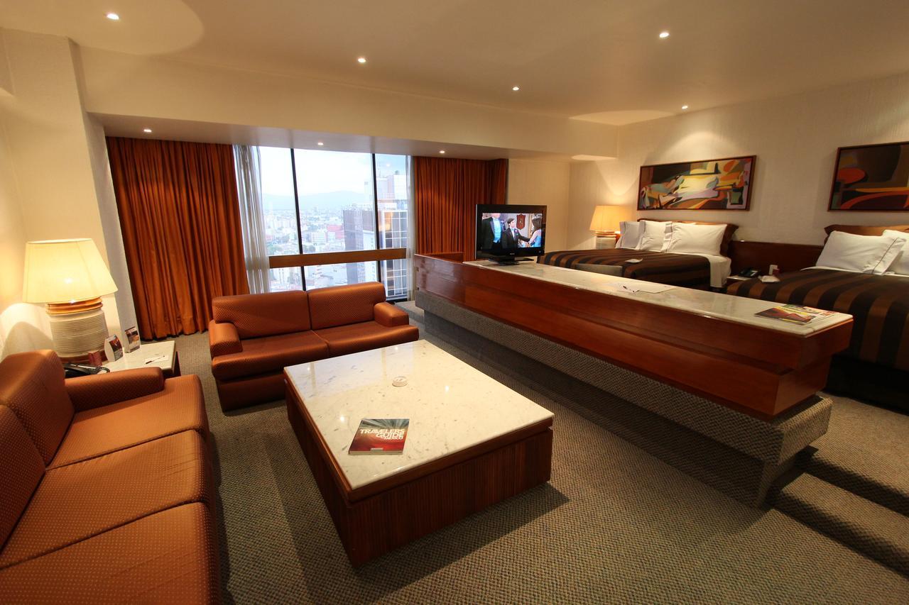 Deluxe Suite Spa Bath