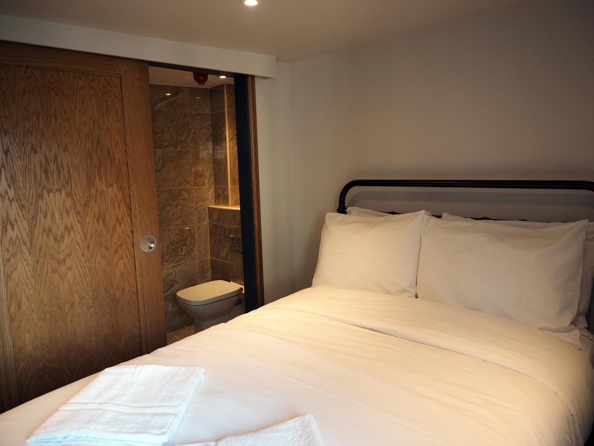 Single Room Private Bathroom