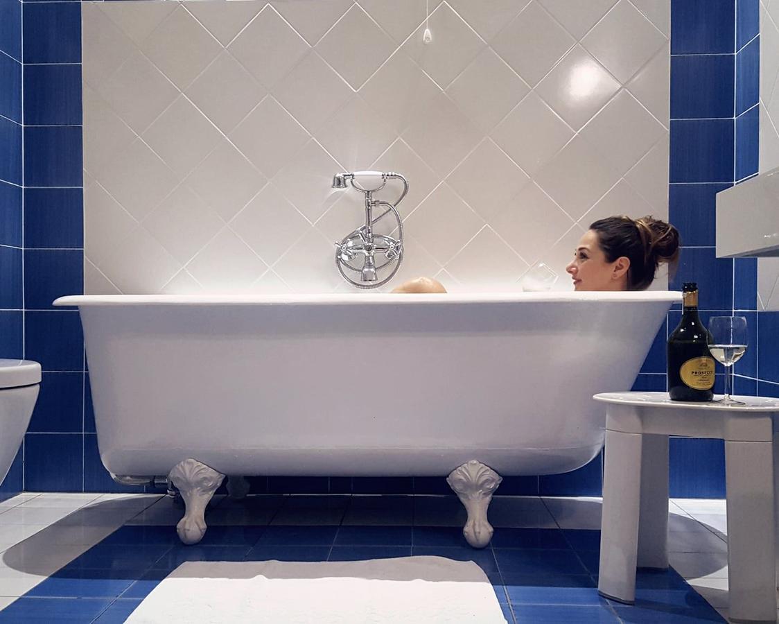 Deluxe Double Room with bathtub
