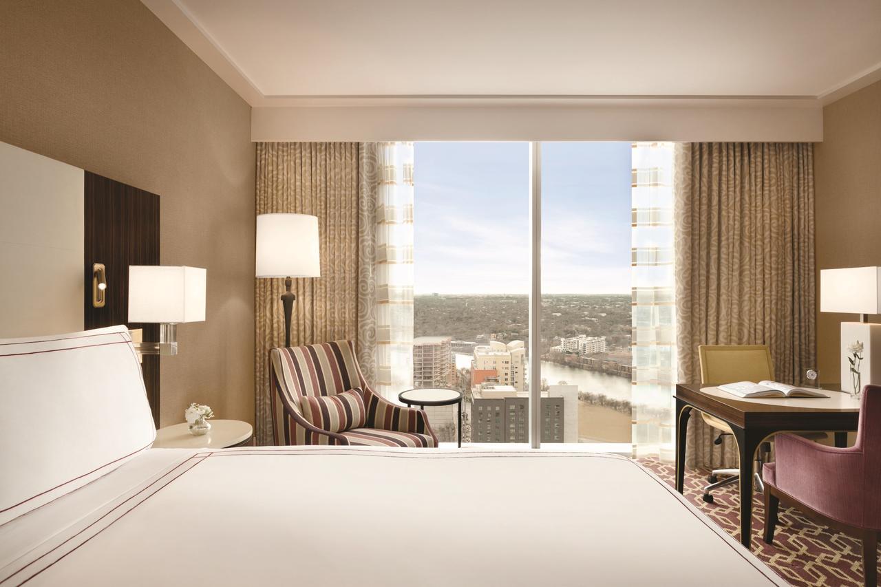 Fairmont Gold Room, 1 King Bed,638570118:JPEG